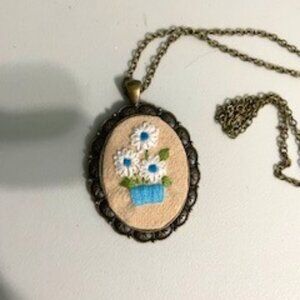 Handmade embroidered white flower necklace